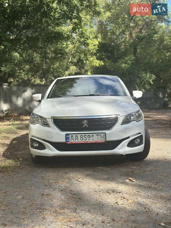 Седан Peugeot 301 2017 в Києві