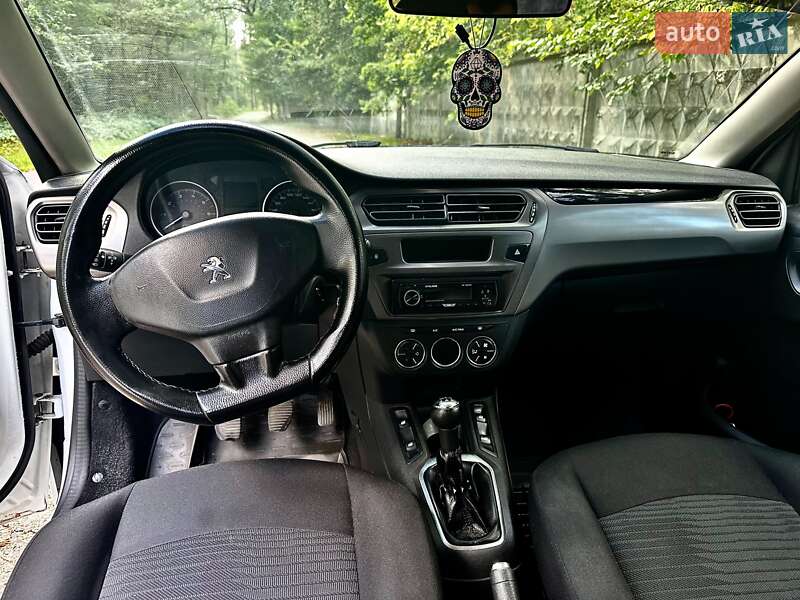 Седан Peugeot 301 2017 в Києві