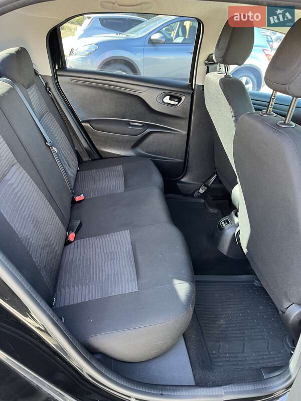 Седан Peugeot 301 2019 в Києві