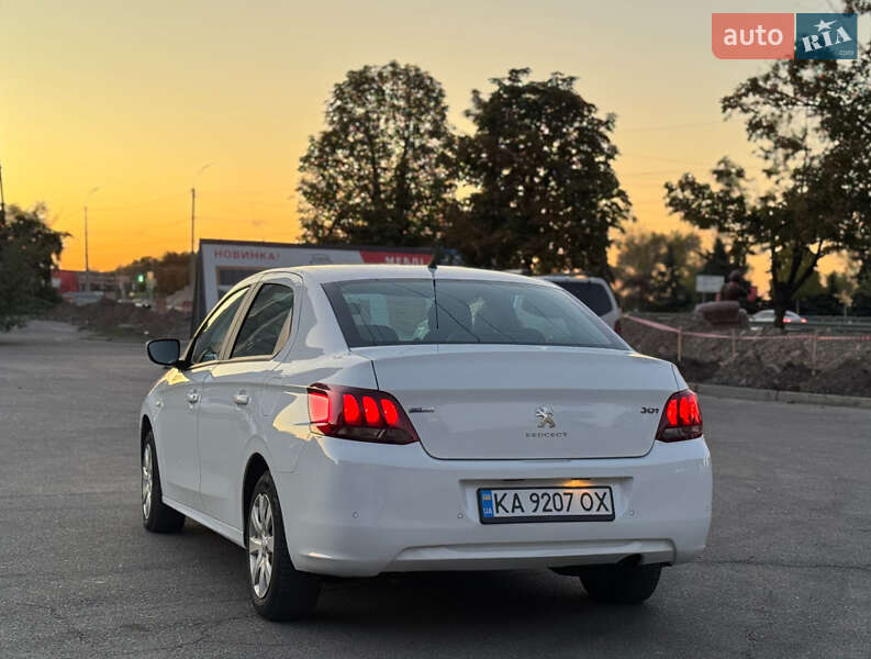 Седан Peugeot 301 2017 в Днепре