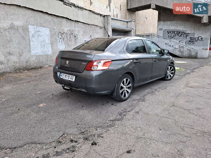Седан Peugeot 301 2013 в Каменском