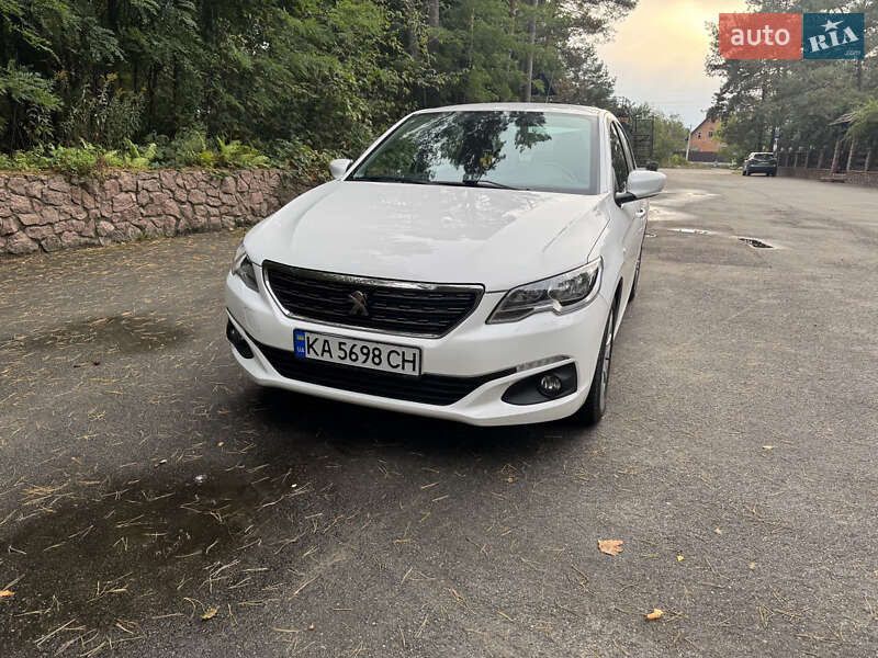 Peugeot 301 2021