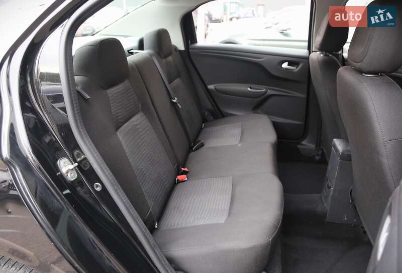 Седан Peugeot 301 2019 в Києві