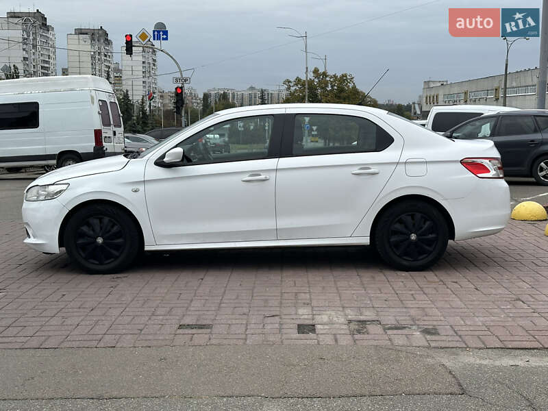 Седан Peugeot 301 2013 в Киеве