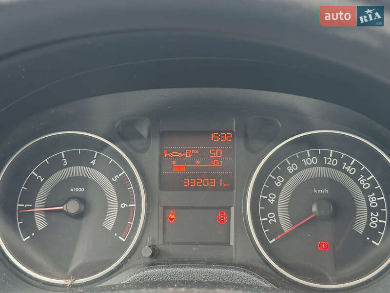 Седан Peugeot 301 2013 в Киеве