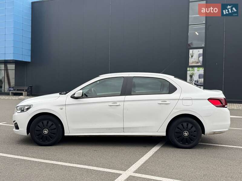 Седан Peugeot 301 2018 в Киеве