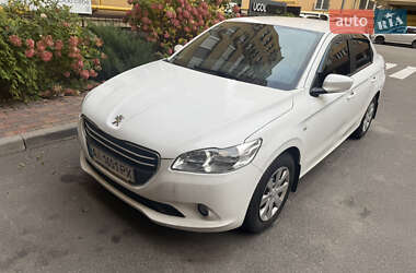 Седан Peugeot 301 2016 в Киеве