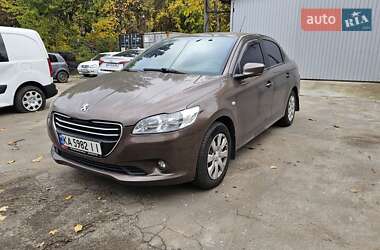 Седан Peugeot 301 2015 в Киеве