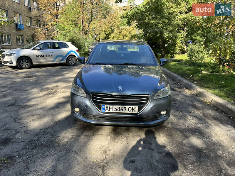 Седан Peugeot 301 2016 в Киеве