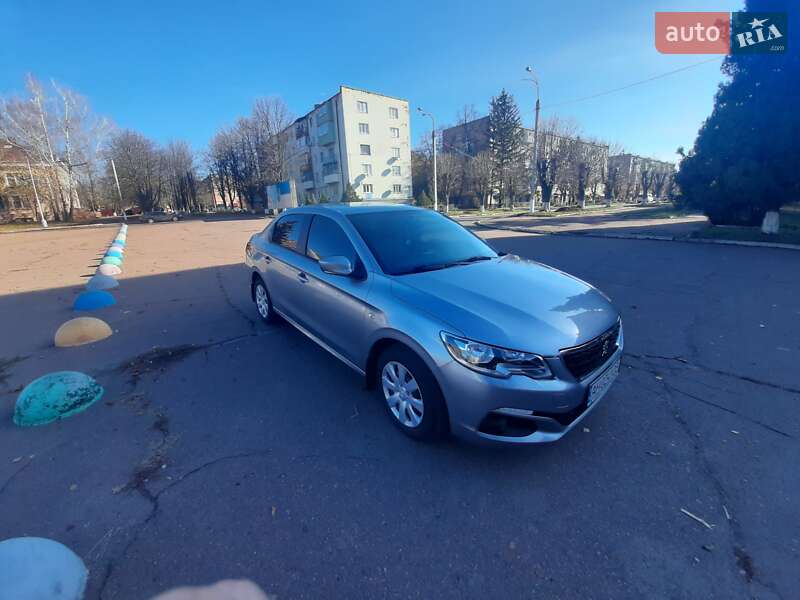 Седан Peugeot 301 2020 в Побужському