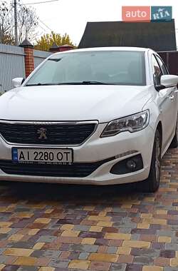Седан Peugeot 301 2018 в Києві