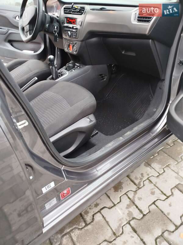 Седан Peugeot 301 2019 в Виноградові