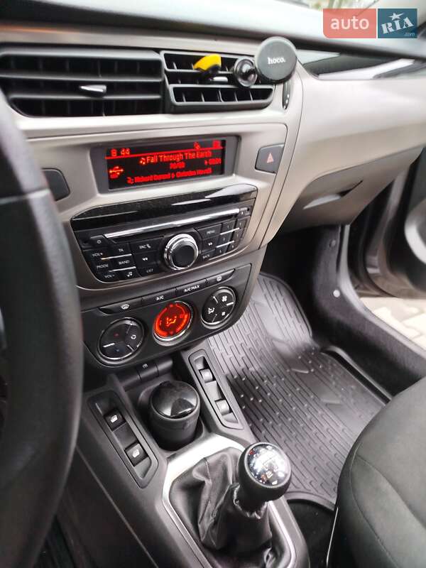 Седан Peugeot 301 2019 в Виноградові