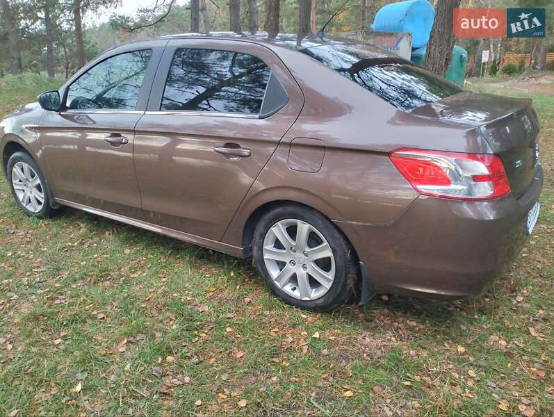 Седан Peugeot 301 2016 в Шепетовке