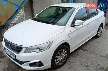 Седан Peugeot 301 2018 в Киеве