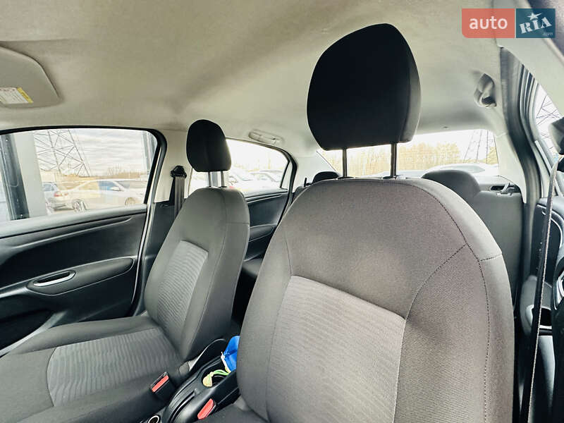 Седан Peugeot 301 2013 в Харькове