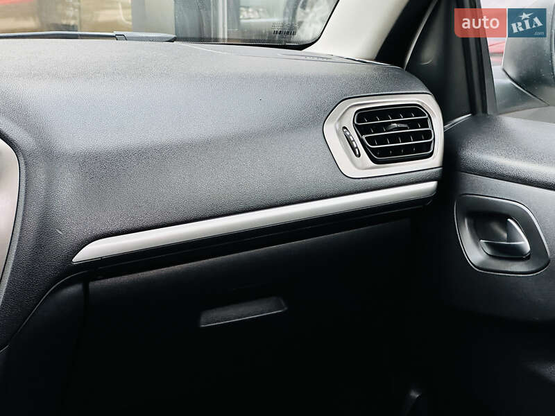 Седан Peugeot 301 2013 в Харькове