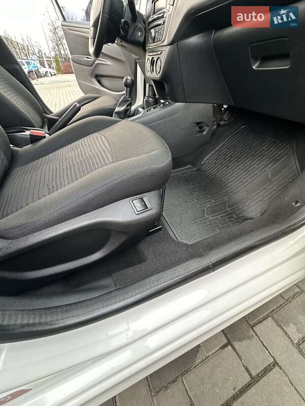 Седан Peugeot 301 2018 в Кременчуці