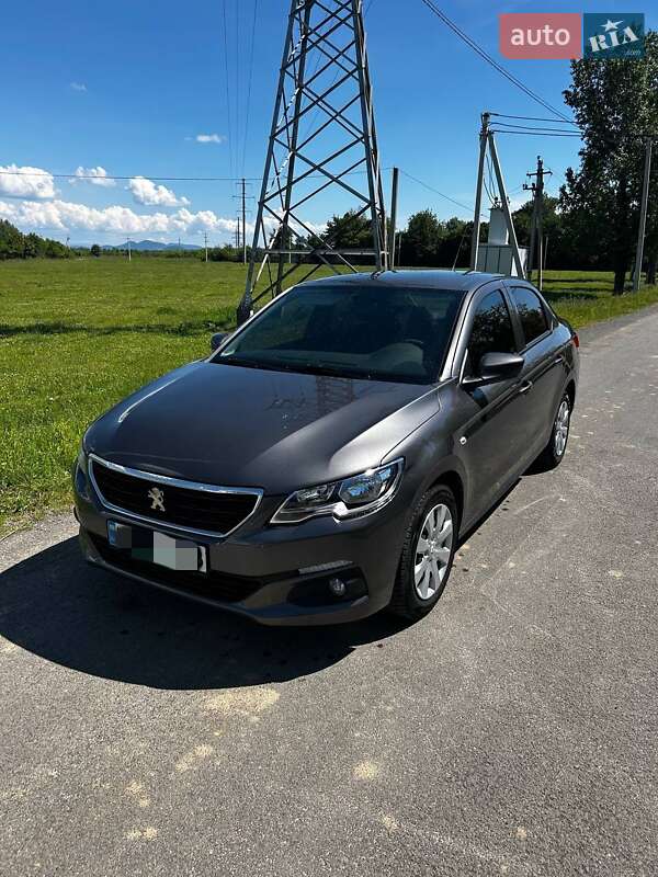 Седан Peugeot 301 2019 в Виноградові
