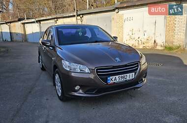 Седан Peugeot 301 2015 в Києві