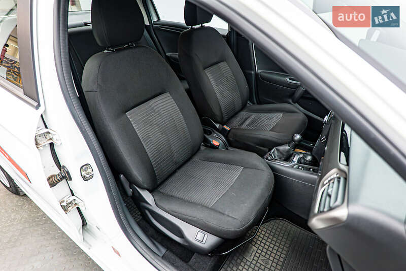 Седан Peugeot 301 2020 в Києві