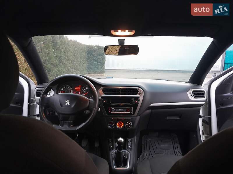 Седан Peugeot 301 2013 в Виноградові