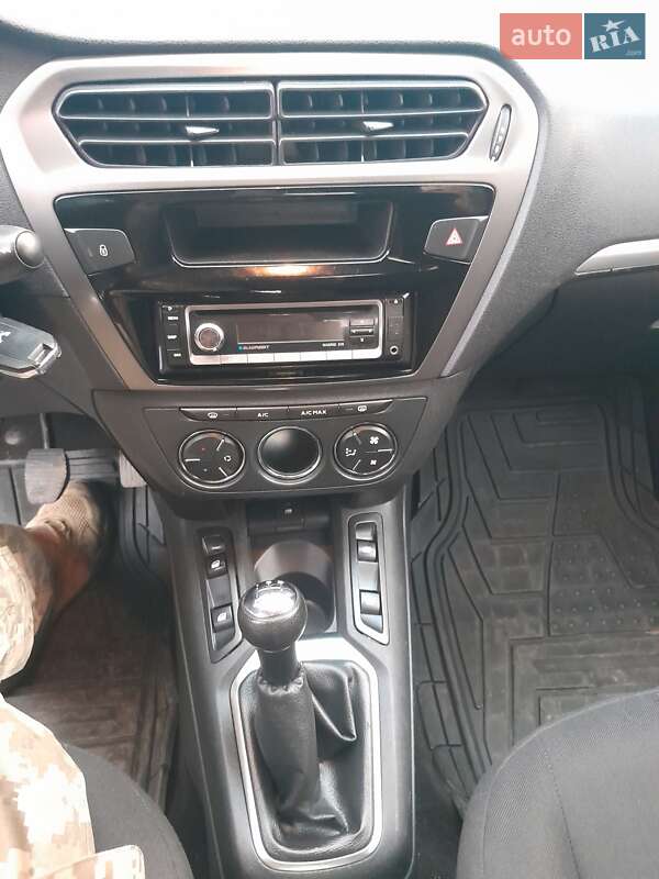 Седан Peugeot 301 2013 в Виноградові