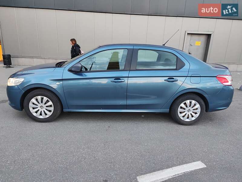 Седан Peugeot 301 2015 в Києві