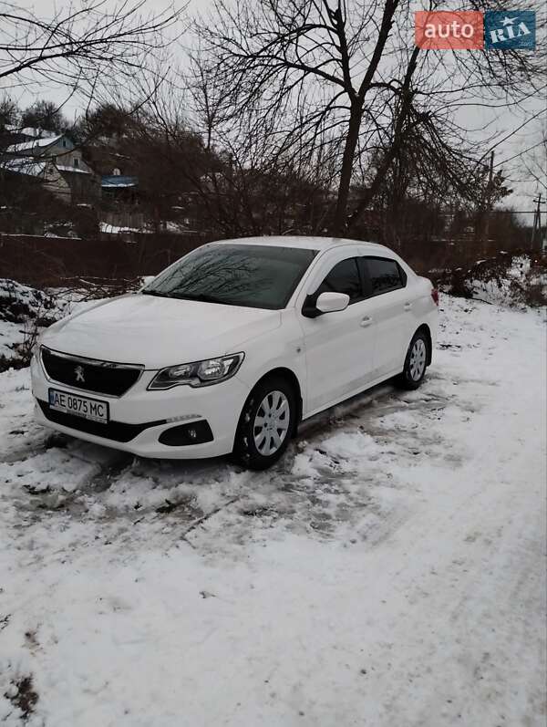 Седан Peugeot 301 2019 в Дніпрі
