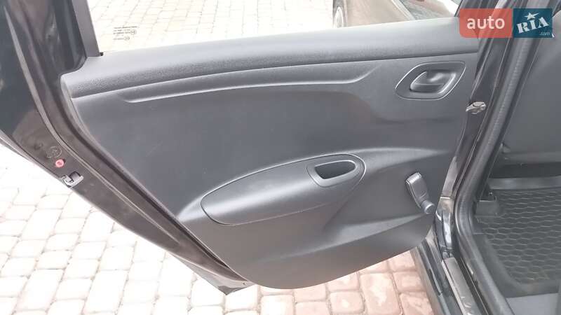 Седан Peugeot 301 2016 в Івано-Франківську