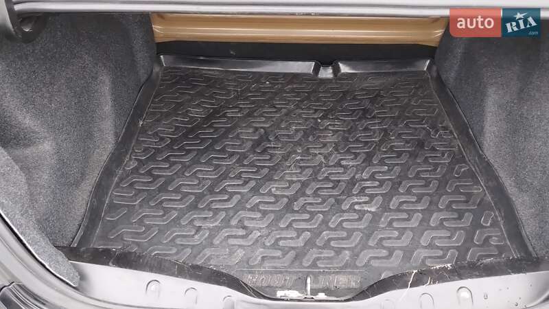 Седан Peugeot 301 2016 в Івано-Франківську