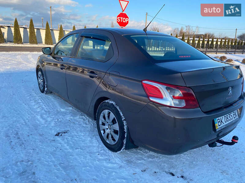 Седан Peugeot 301 2013 в Изяславе
