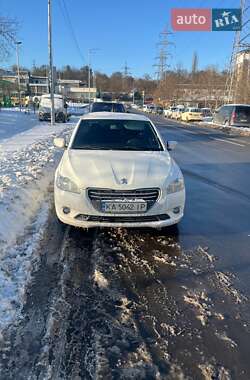 Седан Peugeot 301 2016 в Києві