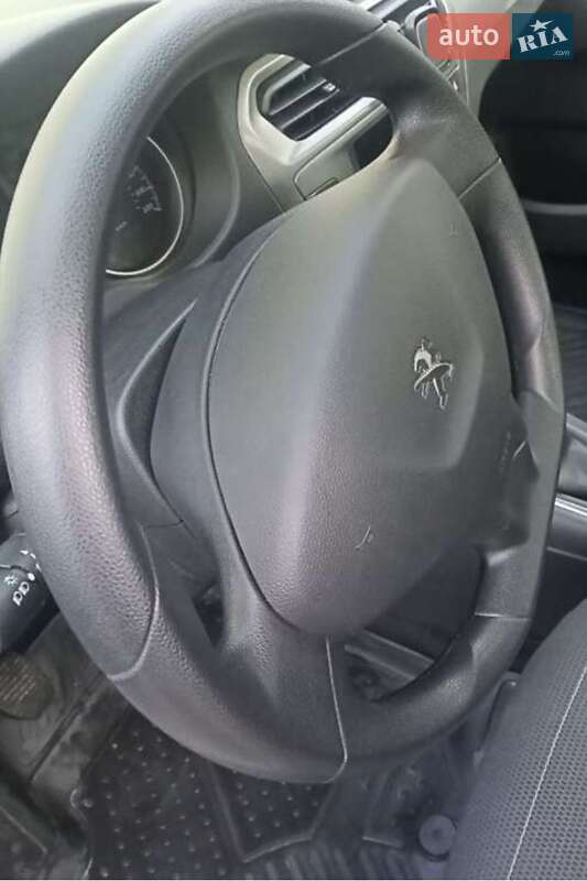Седан Peugeot 301 2019 в Днепре