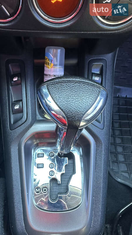 Седан Peugeot 301 2016 в Борисполе