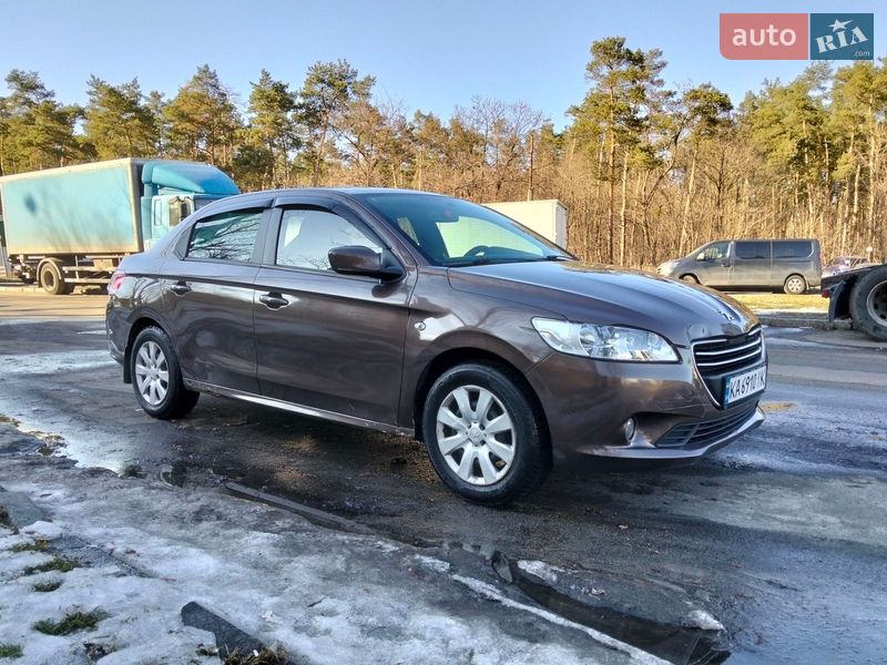 Седан Peugeot 301 2015 в Киеве
