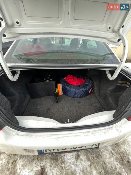 Седан Peugeot 301 2016 в Львове