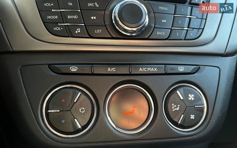 Седан Peugeot 301 2019 в Львове