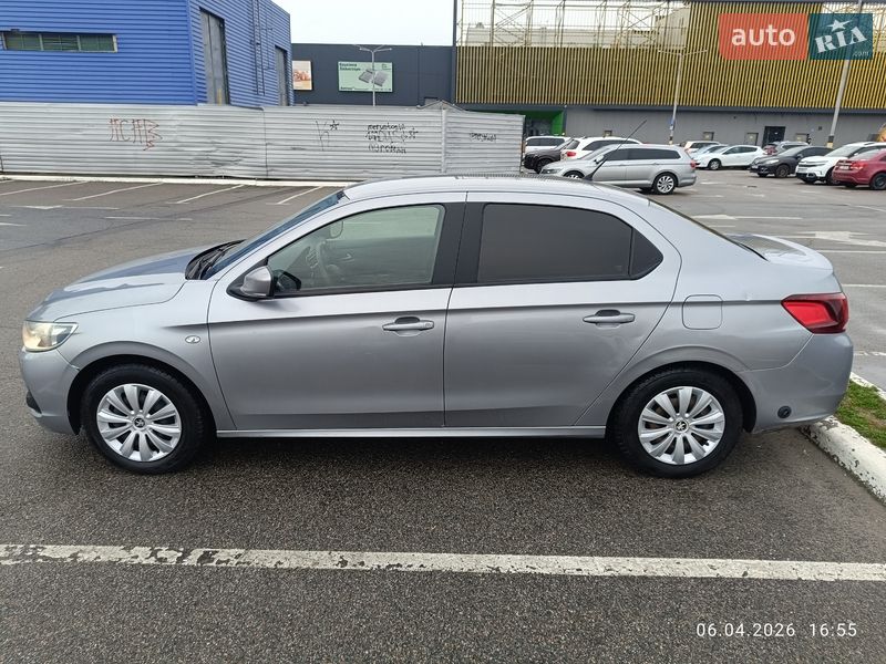 Седан Peugeot 301 2017 в Киеве