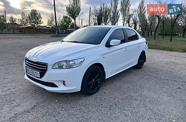 Седан Peugeot 301 2013 в Кривом Роге