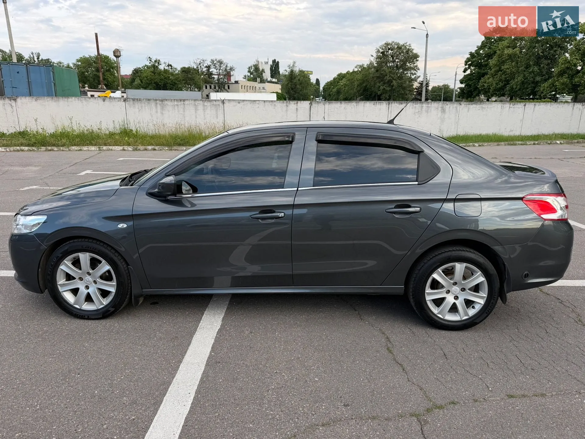 Peugeot 301 2016 VIN VF3DDNFPTGJ762643 фото оголошення 4 з 17