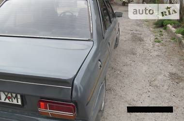 Седан Peugeot 305 1986 в Кременце