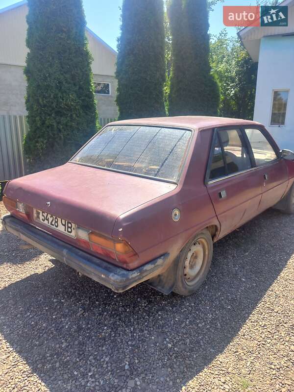 Седан Peugeot 305 1986 в Снятині