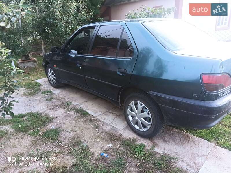 Седан Peugeot 306 1995 в Млинове