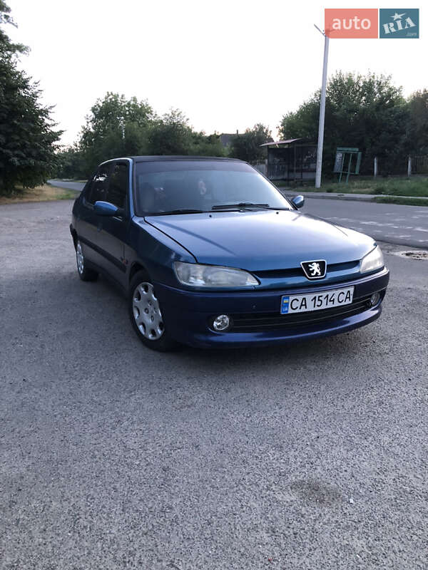 Седан Peugeot 306 1997 в Смілі
