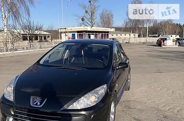 Хэтчбек Peugeot 307 2006 в Богуславе