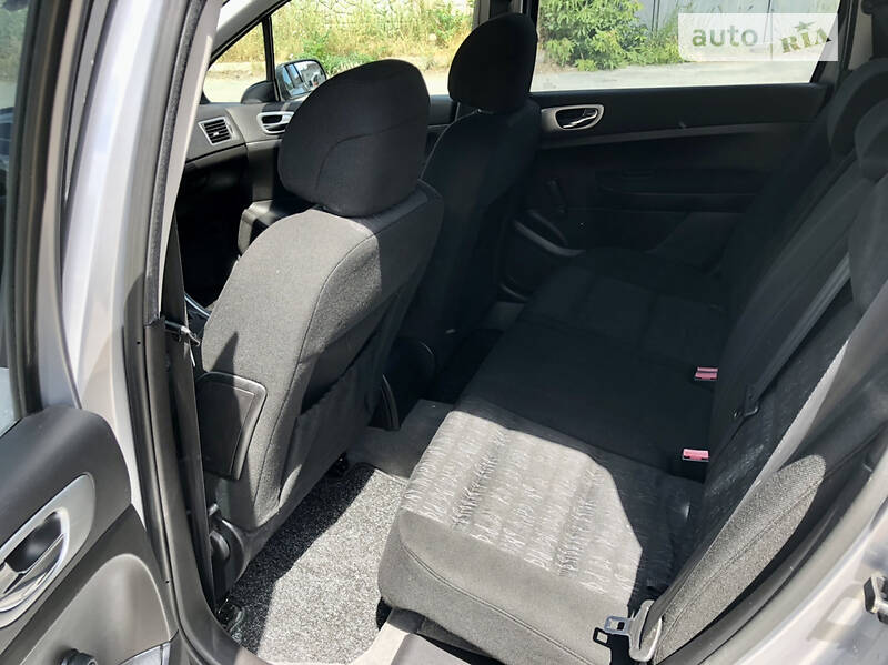 Универсал Peugeot 307 2002 в Староконстантинове