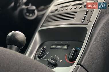 Хетчбек Peugeot 307 2003 в 