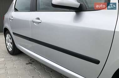 Хетчбек Peugeot 307 2003 в 