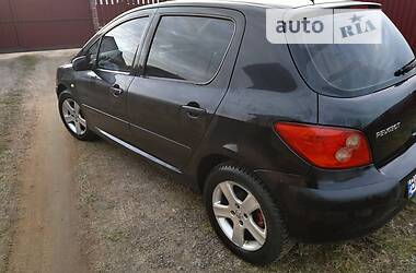 Хэтчбек Peugeot 307 2004 в Сарнах